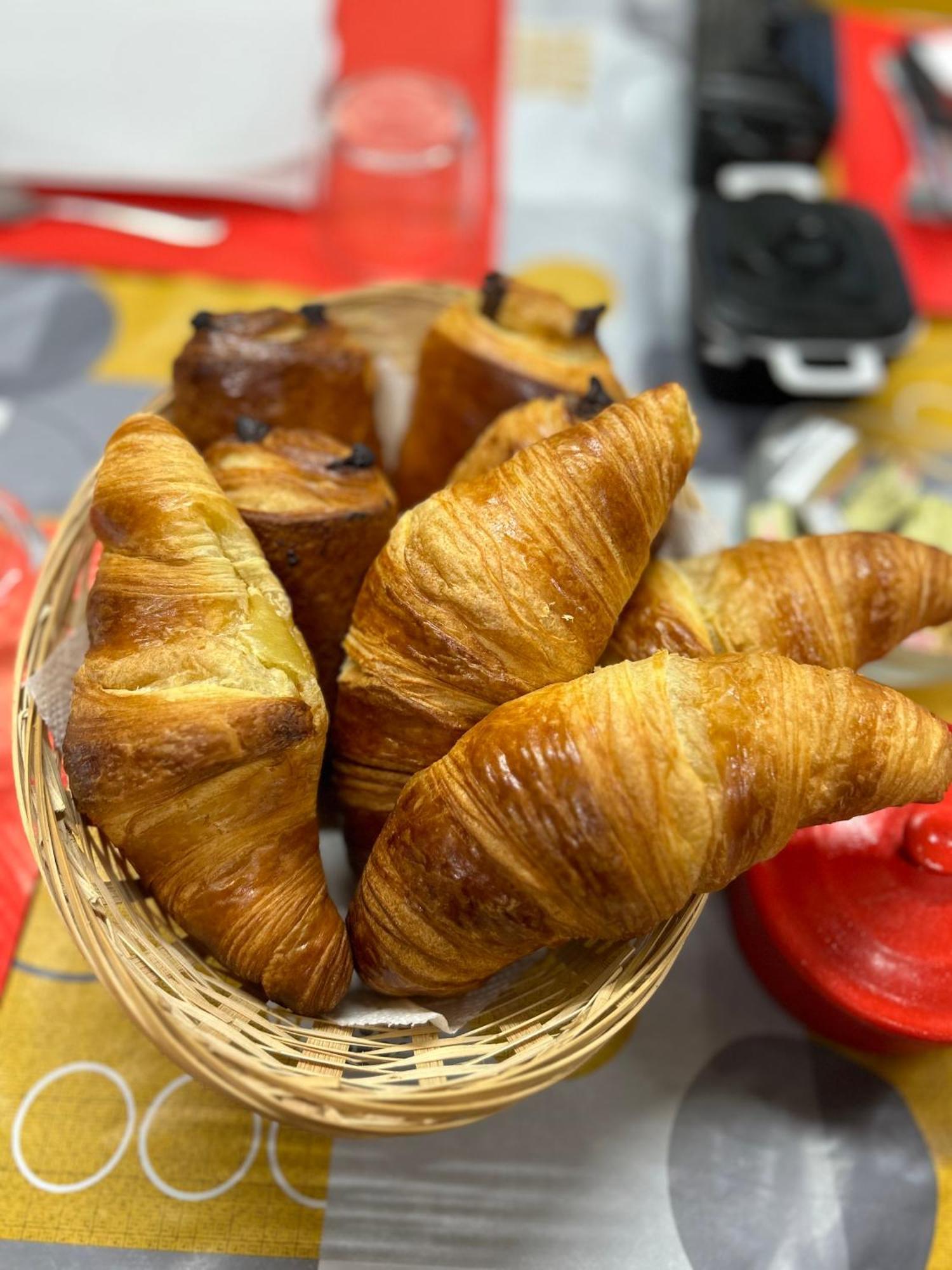 La Cheminee - Chambres D'Hotes Avec Bar-Restaurant Tardets-Sorholus Exteriér fotografie
